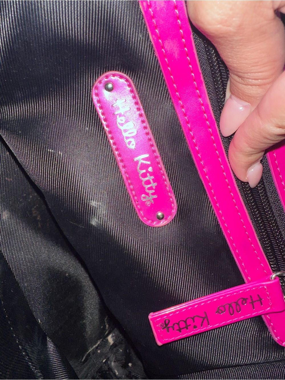 Hello Kitty Glossy Patent Tote in Bright Pink - Picture 4 of 4